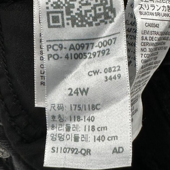 Levi's Wedgie Straight Jeans Plus Size 24W Cut and Dry Black Wash - Picture 5 of 6